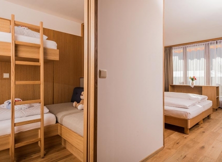 7.-Room-Alpe-Names2_Rainer-1