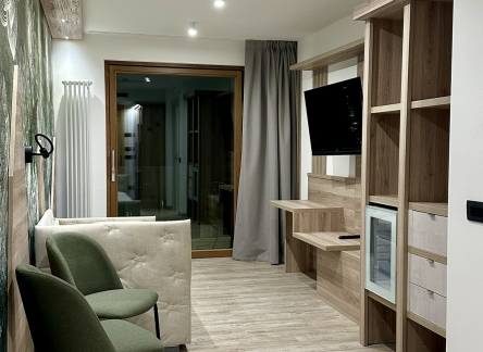 Panoramic room 5