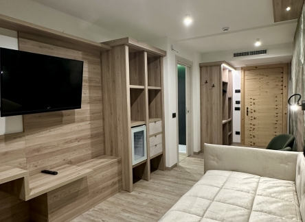 Panoramic room_8
