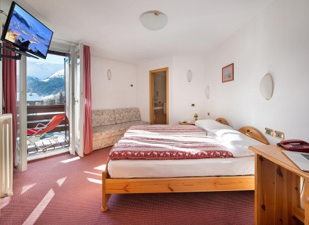 Hotel-alpen-village-Livigno-camera-panorama-1
