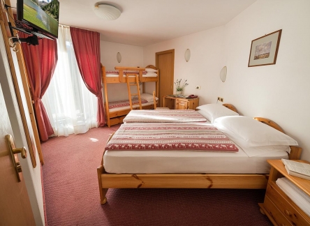 Hotel-alpen-village-Livigno-camera-quadrupla-1