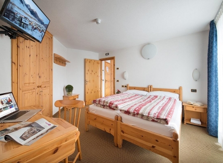 Hotel-alpen-village-Livigno-camera-standard-1