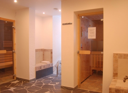 2aa91ace1348401fc38d7bb4db2cde17527d87dd-sauna2-hotel-alpi