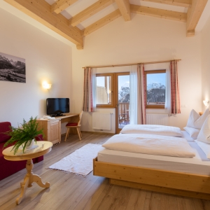 4 BED ROOM