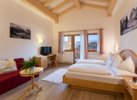 4 BED ROOM