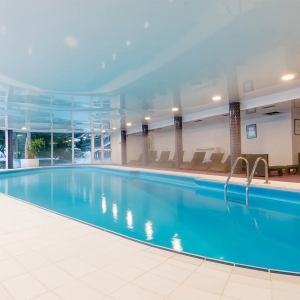 Hotel_ibiza_basen_2