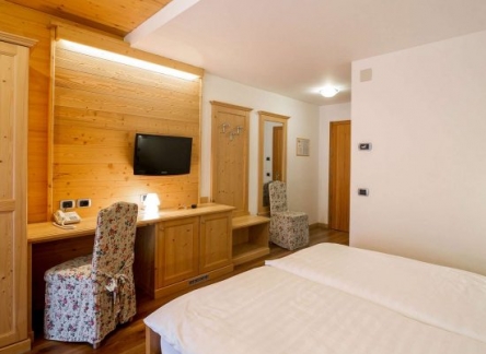 Comfort-hotel-salvan-web-22_1920x1100-550x403