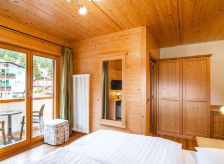 Comfort-hotel-salvan-web-26_1920x1100-550x403