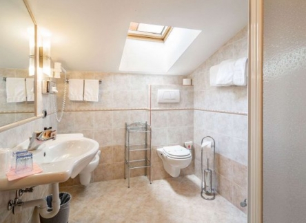 Comfort-hotel-salvan-web-5_1920x1100-550x403