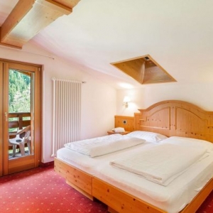 Comfort-hotel-salvan-web-6_1920x1100-550x403