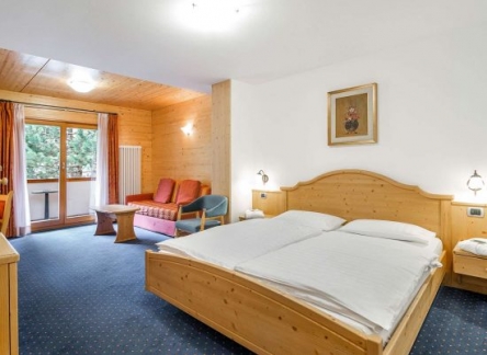 Junior-suite-hotel-salvan-web-17_1920x1100-550x403