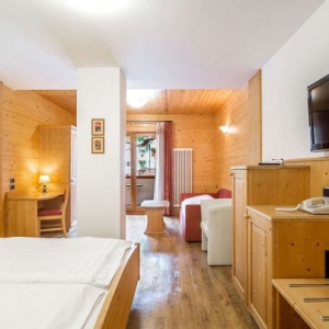 Junior-suite-hotel-salvan-web-21_1920x1100-550x403