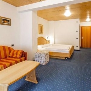 Junior-suite-hotel-salvan-web-4_1920x1100-550x403