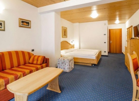 Junior-suite-hotel-salvan-web-4_1920x1100-550x403