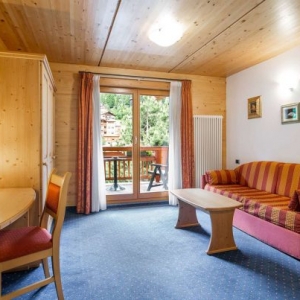 Junior-suite-hotel-salvan-web-5_1920x1100-550x403