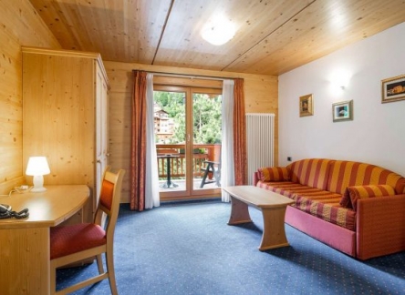 Junior-suite-hotel-salvan-web-5_1920x1100-550x403