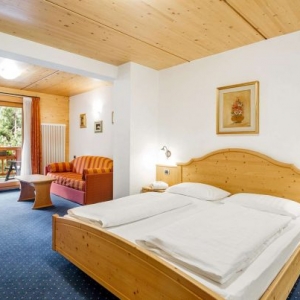Junior-suite-hotel-salvan-web-6_1920x1100-550x403