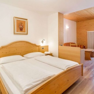 Junior-suite-hotel-salvan-web-9_1920x1100-550x403