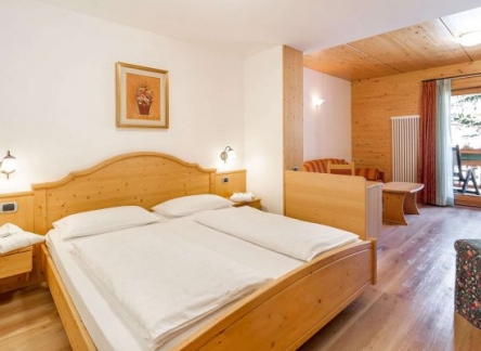 Junior-suite-hotel-salvan-web-9_1920x1100-550x403