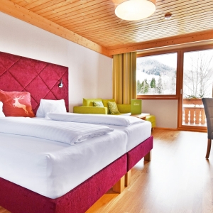 csm_doppelzimmer-superior-nockresort-bad-kleinkirchheim-01_b960f1daa6