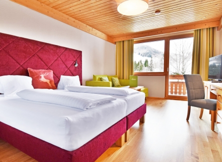 csm_doppelzimmer-superior-nockresort-bad-kleinkirchheim-01_b960f1daa6