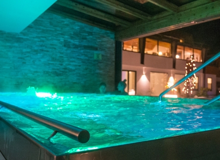 csm_whirlpool-wellnesshotel-bad-kleinkirchheim-01_a7eb8f2972