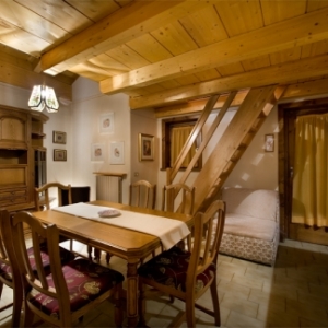 lago2-livigno-chalet-lago-soggiorno2-444x324