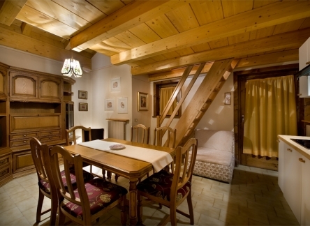 lago2-livigno-chalet-lago-soggiorno2-444x324